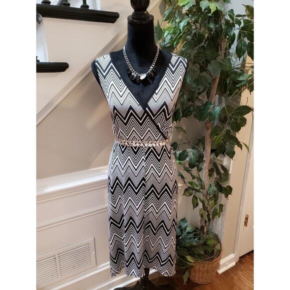 NY Collection Women Black White Chevron Beaded Smoked Waist Knee Length Dress 1X - Picture 1 of 13